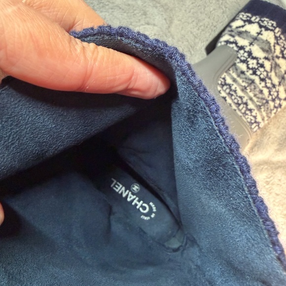 CHANEL Gray and Blue Rain Boots with Knit Cuffs - Picture 16 of 16